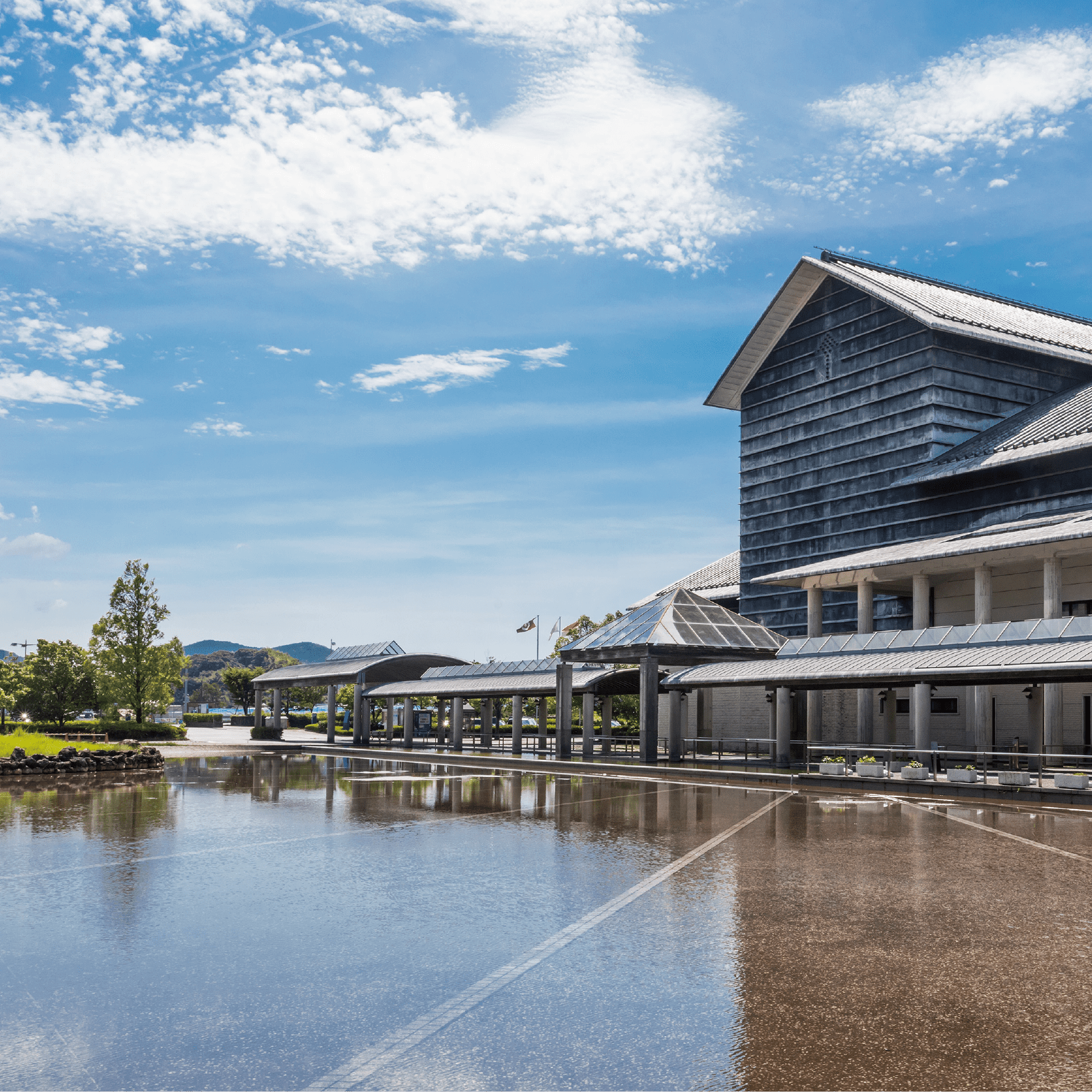 高知県立美術館
